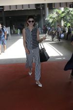 Urvashi Rautela snapped at airport on 23rd March 2016